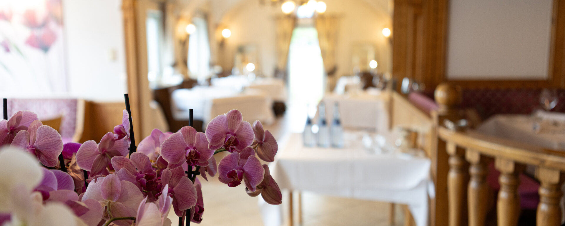 lobby-mit-blumen