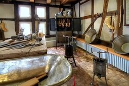 Historische Metallwerkzeuge im Böblinger Bauernkriegsmuseum.